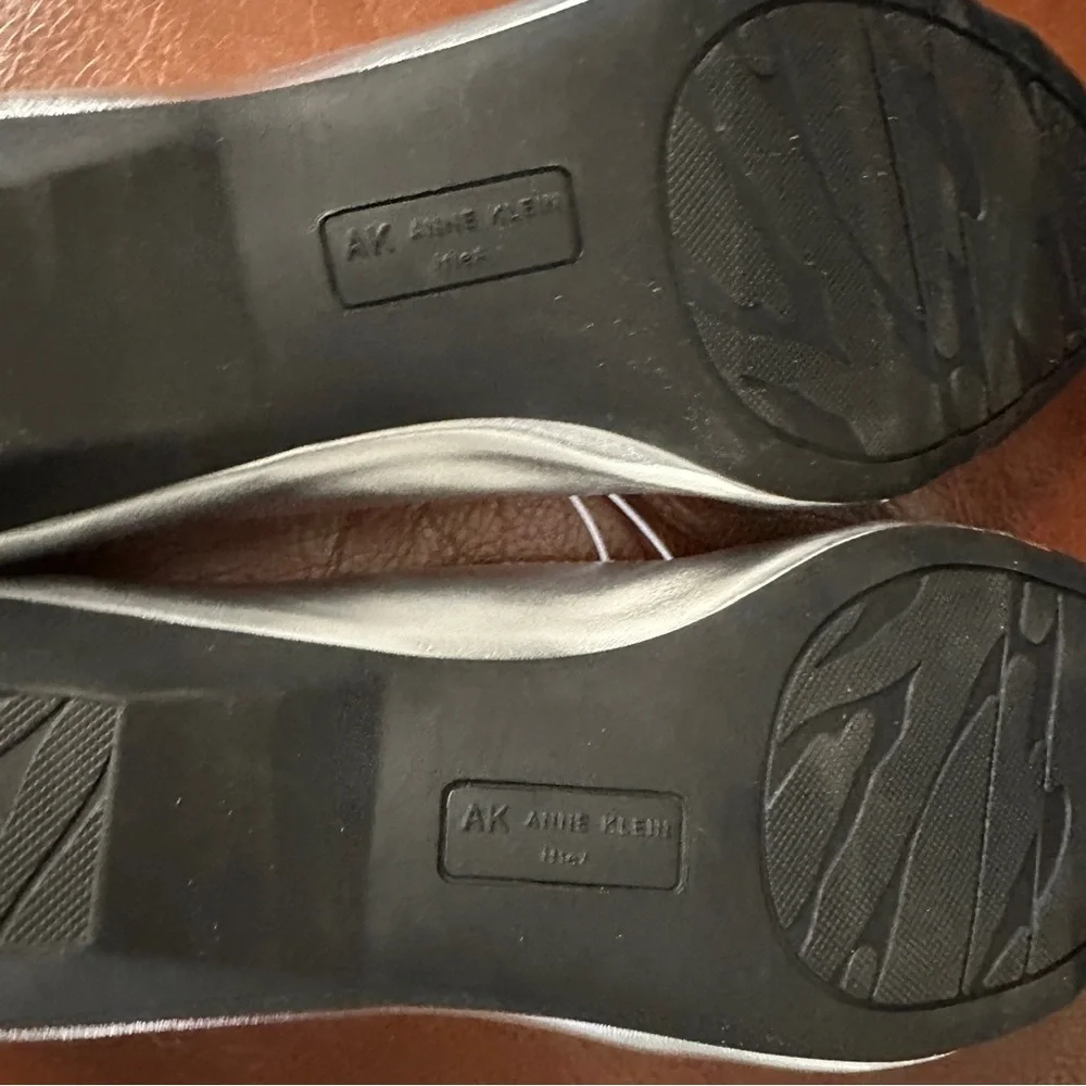 AK Anne Klein Silver and Black Flats